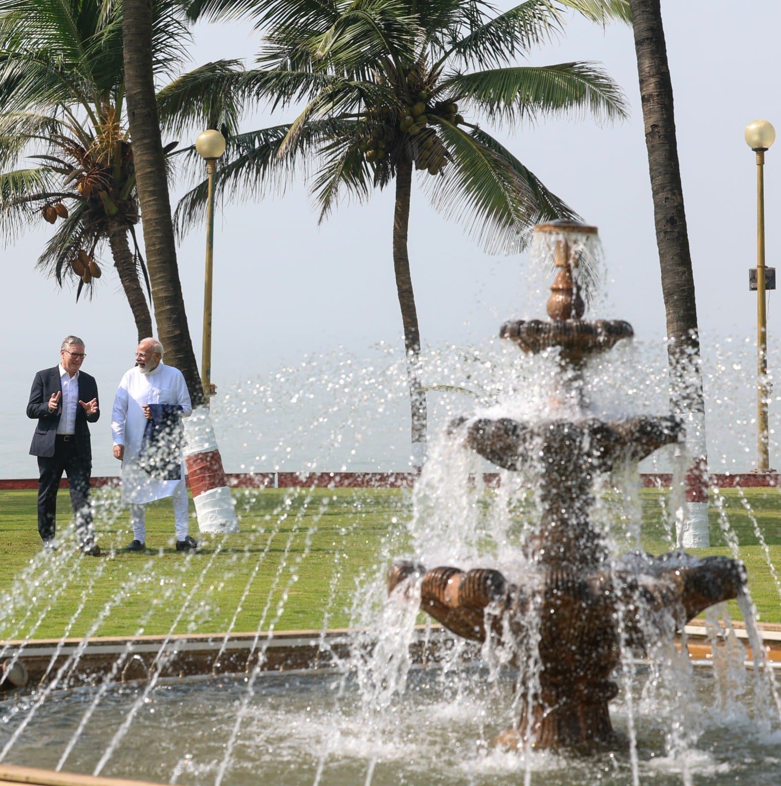 Addressing a joint press conference, PM Modi described India–UK ties as being built on “trustworthiness, talent, and technology.” He said India’s dynamism and the UK’s expertise combine to create a unique global synergy.