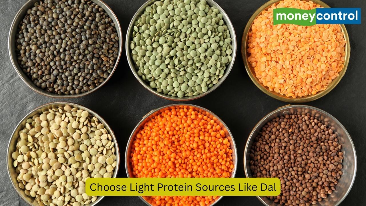 Heavy Proteins (Mutton, Fried Paneer) High-fat, protein-heavy foods like fried paneer or red meat are difficult to digest after a long fast and can cause stomach heaviness or bloating. Choose light protein sources such as lentils, dal, yogurt, or soft paneer to rebuild energy and support digestion. (Image: Canva)