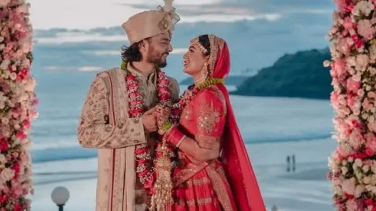 Alan Kapoor &amp; Raviraa Bhardwaj - Alan Kapoor and Raviraa Bhardwaj, who made their relationship official earlier this year, will mark their first Karwa Chauth as a married couple. Their chemistry, both on and off screen, keeps fans rooting for them. 