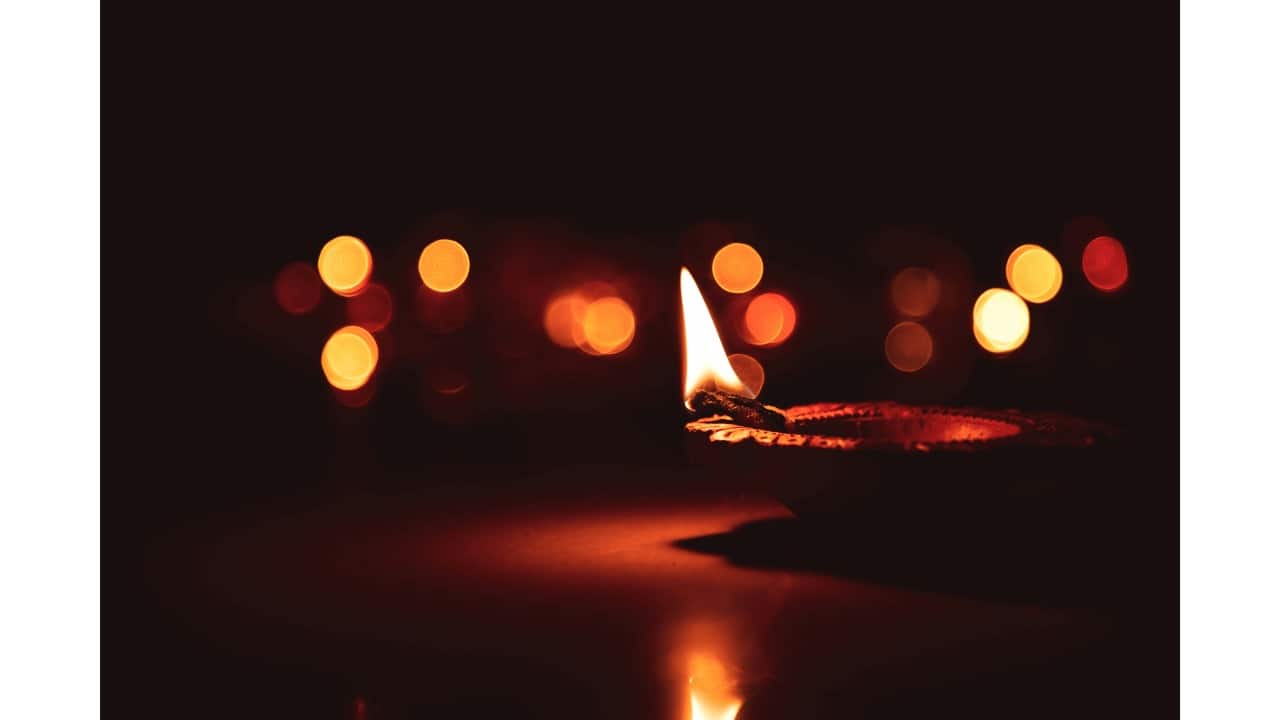 5 AI prompts to make your Diwali photos sparkle with fireworks, diyas, rangoli, and family