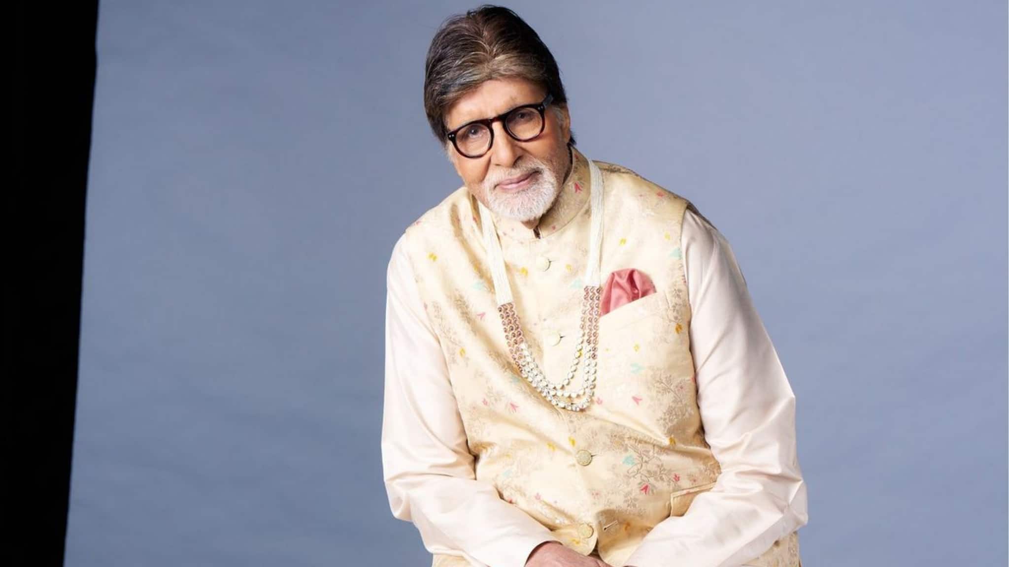 Amitabh Bachchan’s “Socks over iPhone” tweet has the internet in splits; Fans call it peak Big B humour
