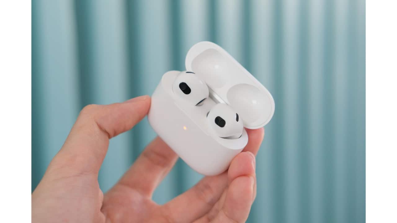 Battery Life The AirPods Pro 3 offer slightly better earbud endurance and a case with MagSafe and U2 Precision Finding. AirPods 4 still deliver solid playback times with USB-C charging and Find My support.