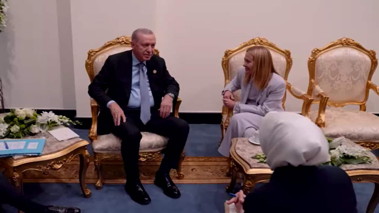 Watch: What Italian PM Meloni said as Erdoğan teased her about smoking