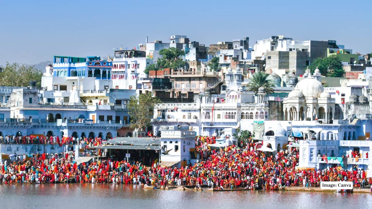 9. Pushkar, Rajasthan In Diwali, oil lamps are lit along the ghats in Pushkar, and there is a reflection dance in the sacred lake. The religious charm and serenity of the town make the town a gorgeous, offbeat Diwali place. (Image: Canva)