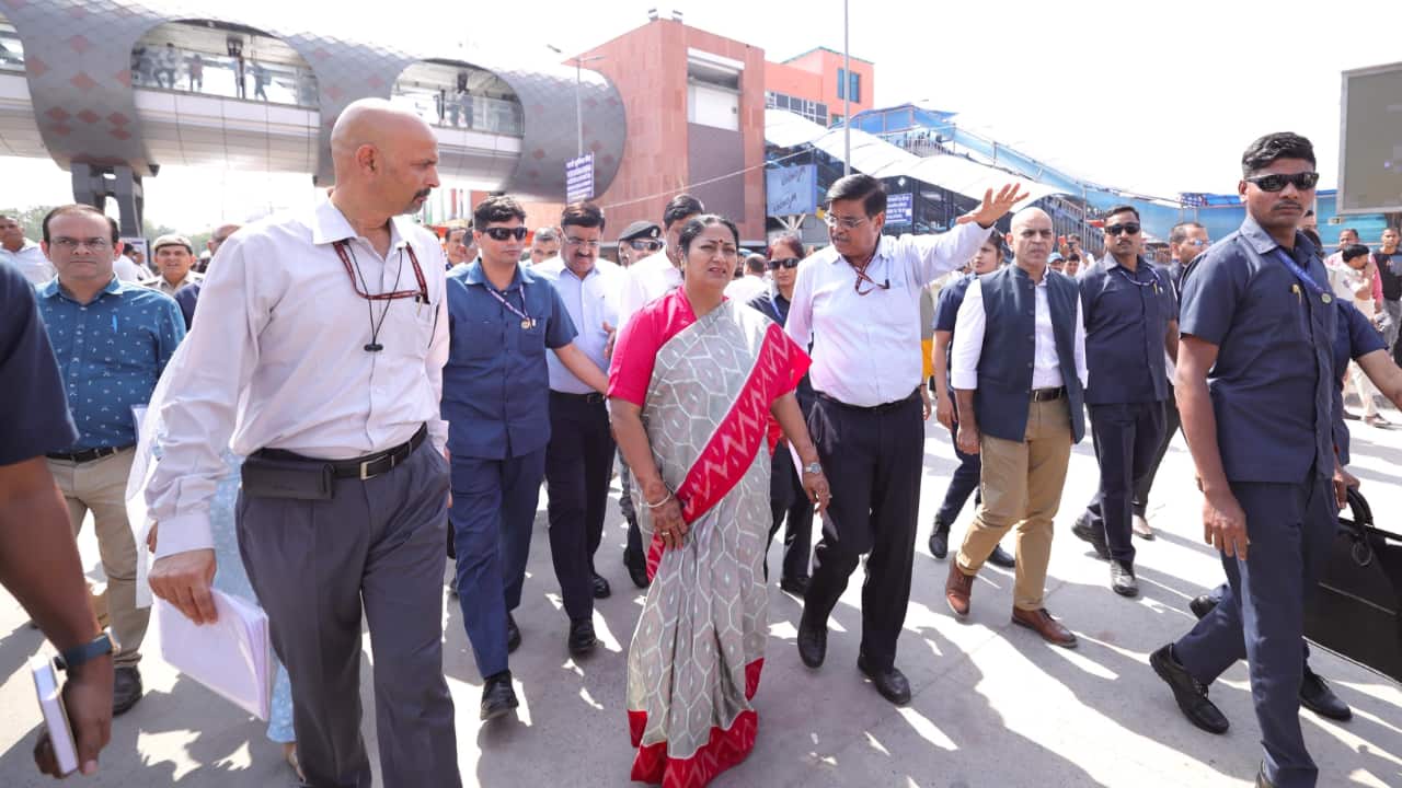 Delhi CM Rekha Gupta reviews travel arrangements ahead of Diwali, Chhath festival at New Delhi Railway Station