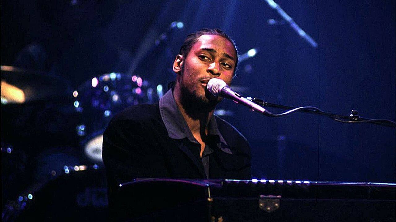He developed his skills as a musician and songwriter while performing in local groups in his teens. His early works demonstrated a talent for fusing modern rhythm and emotion with timeless soul melodies.