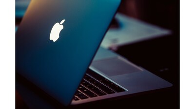 Apple MacBook