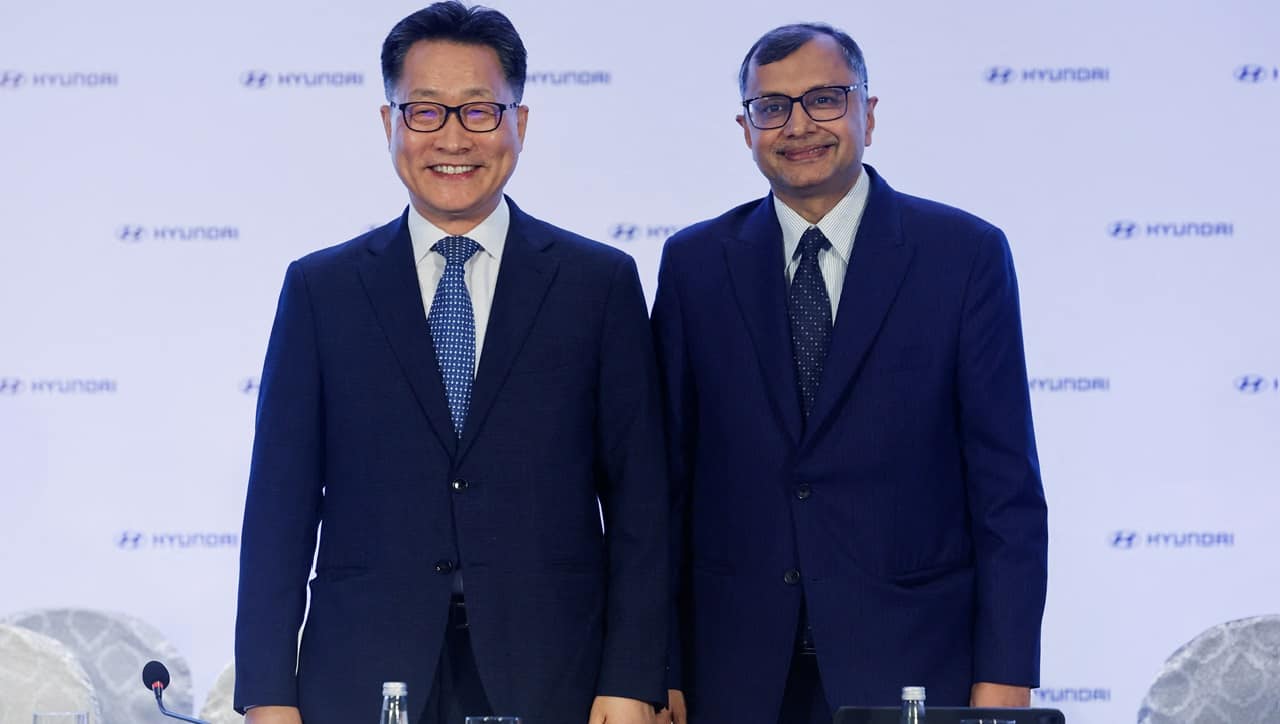 Hyundai Motor India shares rise 2.5% as carmaker unveils Rs 45,000-crore investment plan, names new CEO Hyundai Motor India shares rise 2.5% as carmaker unveils Rs 45,000-crore investment plan, names new CEO