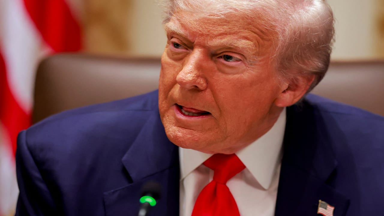 Trump says Israel could resume fighting if Hamas does not follow Gaza ceasefire deal: 'Will return to those streets'
