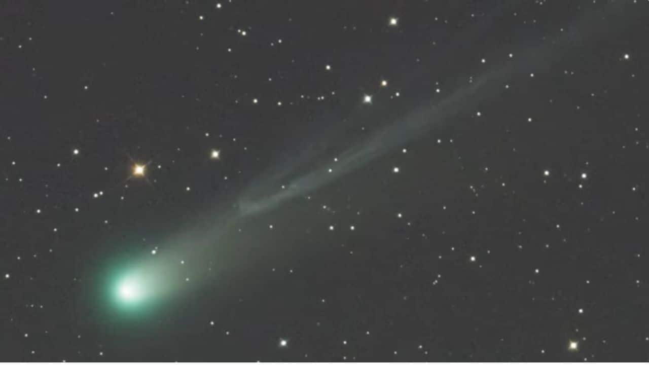 Comet Lemmon’s tail ripped by solar wind, timelapse shows dramatic event
