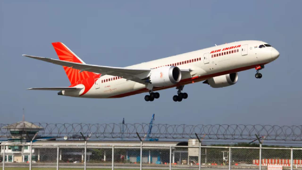 Standard Chartered and Bank of India announce aircraft financing of $215-mn term loan to subsidiary of Air India
