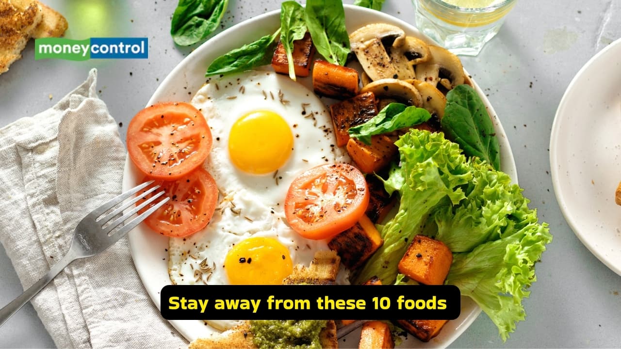 10 foods you shouldn’t eat on an empty stomach (Image: Canva)