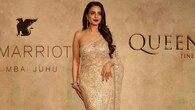 Amisha Patel— Made a bold entrance in a silver saree paired with a blouse, perfectly balancing drama and sophistication.