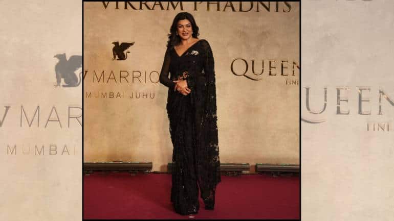 Bollywood stars at Vikram Phadnis fashion show