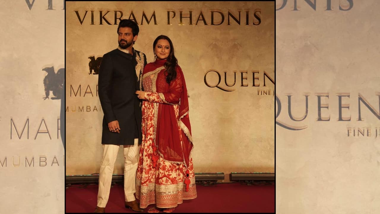 Bollywood stars at Vikram Phadnis fashion show