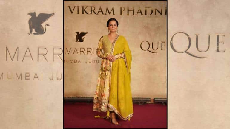 Bollywood stars at Vikram Phadnis fashion show