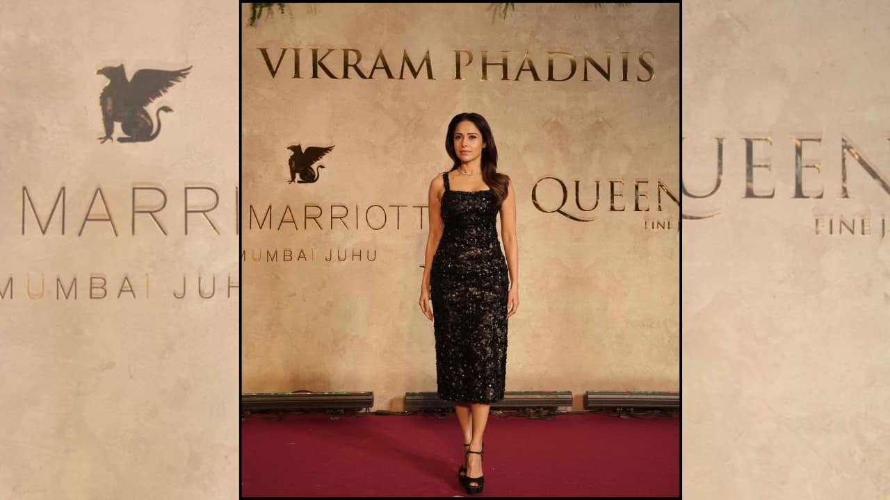 Bollywood stars at Vikram Phadnis fashion show