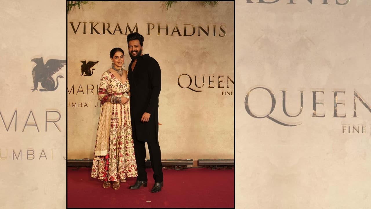 Bollywood stars at Vikram Phadnis fashion show