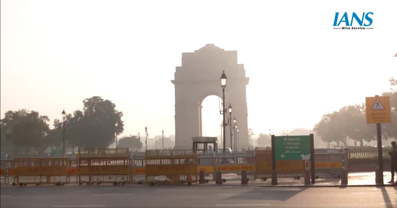 Air quality remains 'poor' in Delhi, minimum temperatures dips slightly