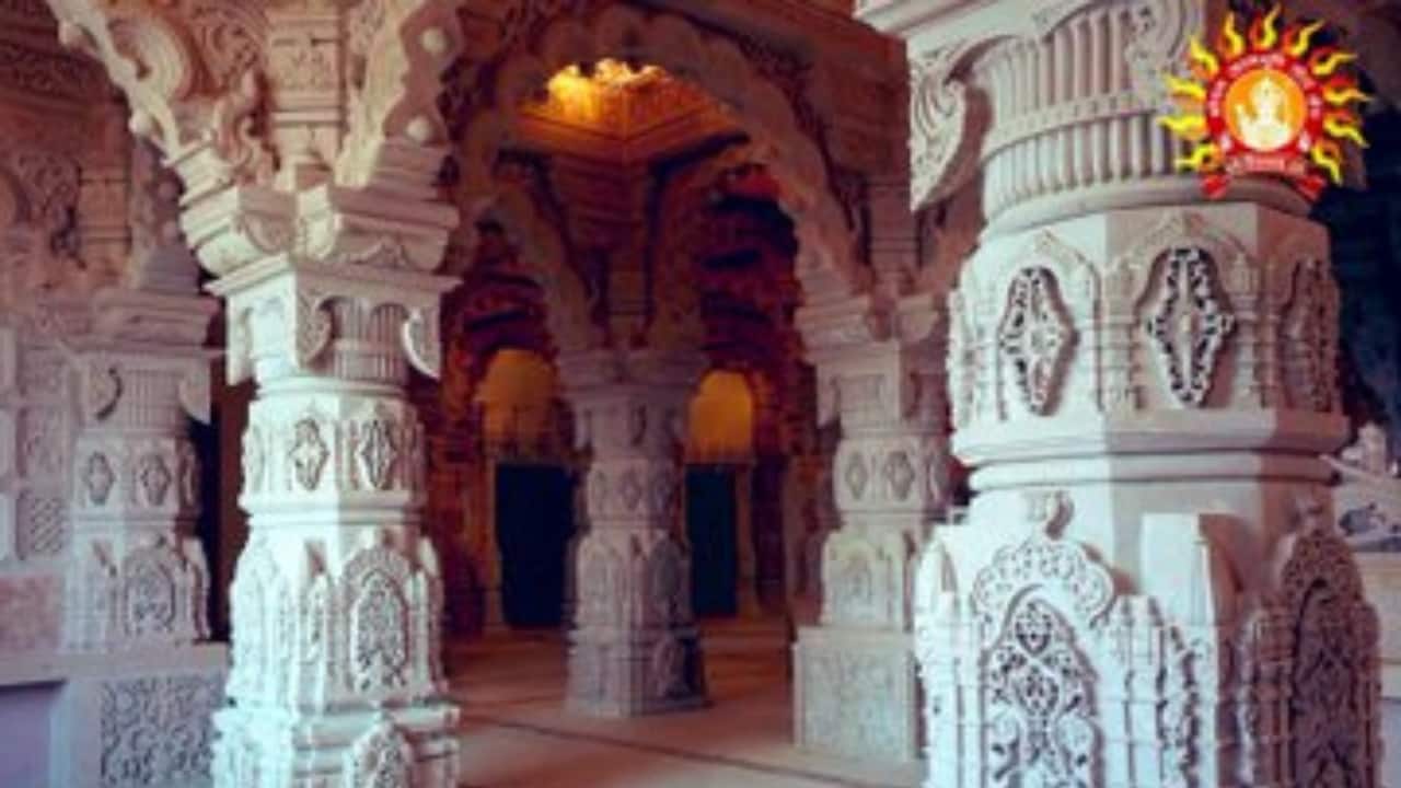 The entire structure rests on around 140 carved pillars adorned with divine imagery, adding to its grandeur. Devotee access to this sacred floor is restricted to preserve its sanctity, creating an atmosphere of devotion and serenity. (Photo: X)