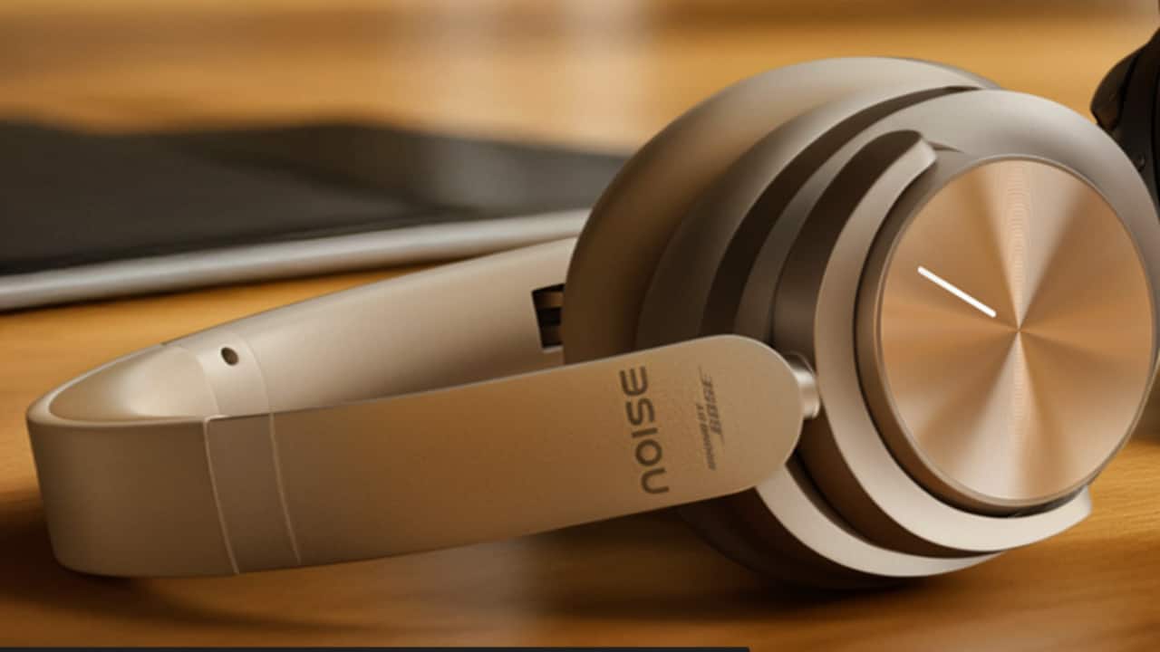 Noise has prioritized comfort and durability in the Master Buds Max design. Weighing 262g, the headphones feature a lightweight build with vegan leather cushions and aerospace-grade metallic grills. The ergonomic design minimizes ear fatigue, making them suitable for long listening sessions.