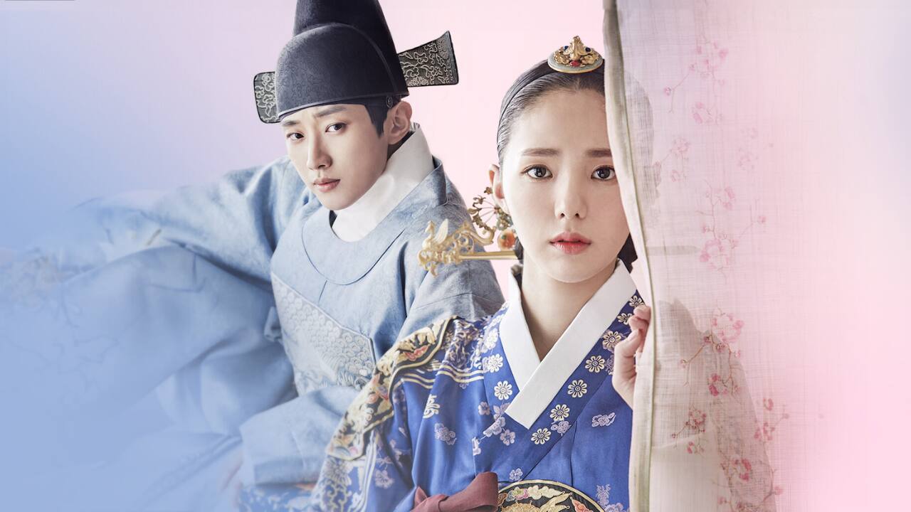Love In The Moonlight As Hong Ra On, a young woman who poses as a eunuch and gets involved with the Crown Prince, Kim Yoo Jung excels.  Despite having a lighter tone, the drama highlights Ra On's courage, compassion, and quick wit, demonstrating that humor and warmth can be combined to create strength.