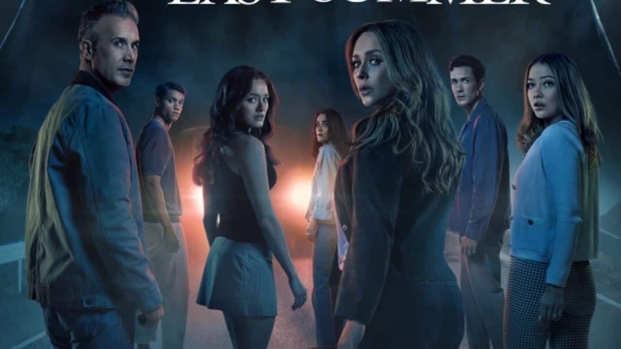 <strong>I Know What You Did Last Summer </strong><br />The movie is about four friends who are stalked by a hook-wielding killer, and who is aware of their dark secret a year after they covered up a deadly hit-and-run. The intense paranoia and cursed retribution found in Final Destination are tapped into in this classic '90s horror film. The friends are being pursued relentlessly by a figure who wants to bring about their unexpected, violent death as a result of their fate.