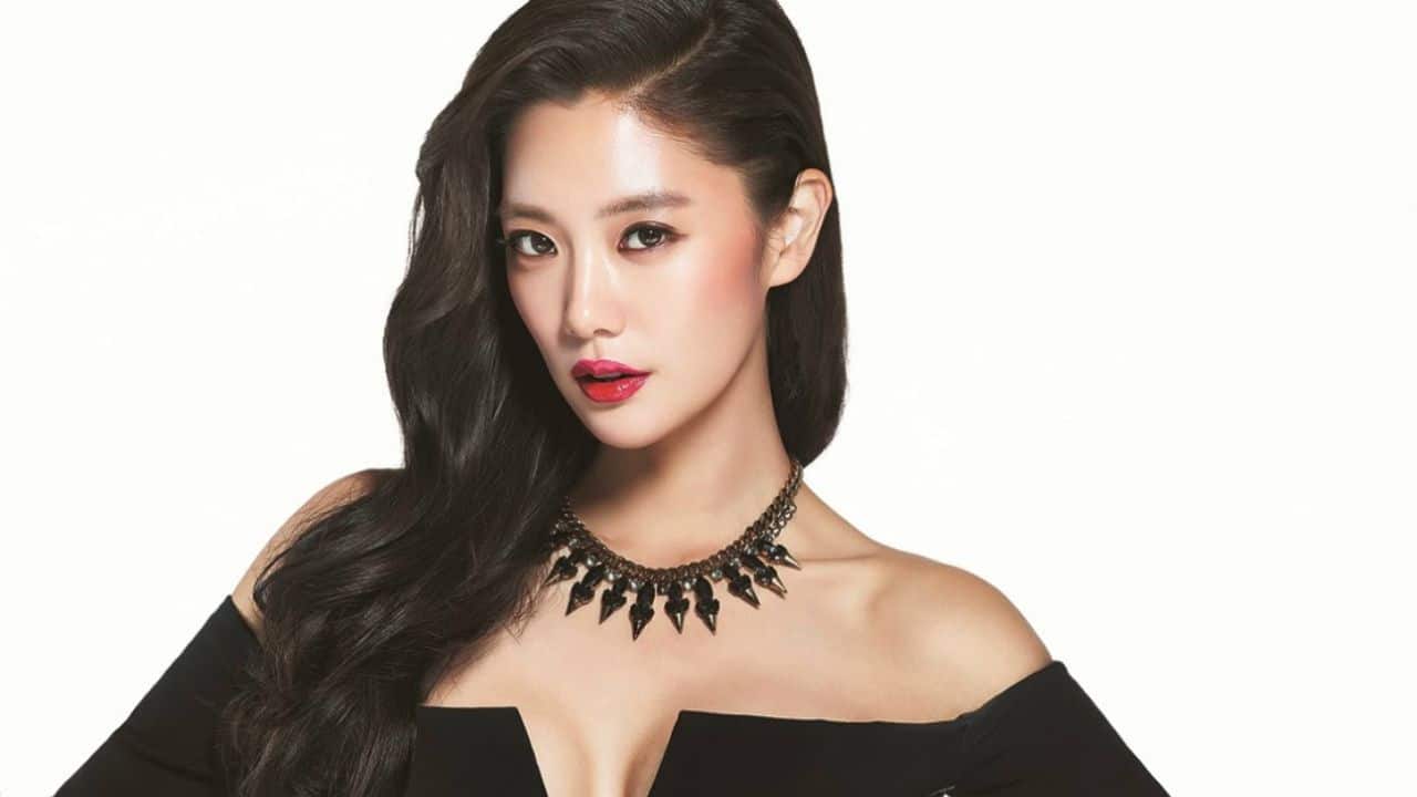 Korean-English actress Clara announces divorce from husband Samuel Hwang after 6 years of marriage