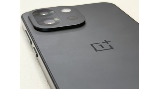 Tax trouble for OnePlus as GST probes lifetime display replacement programme: Report