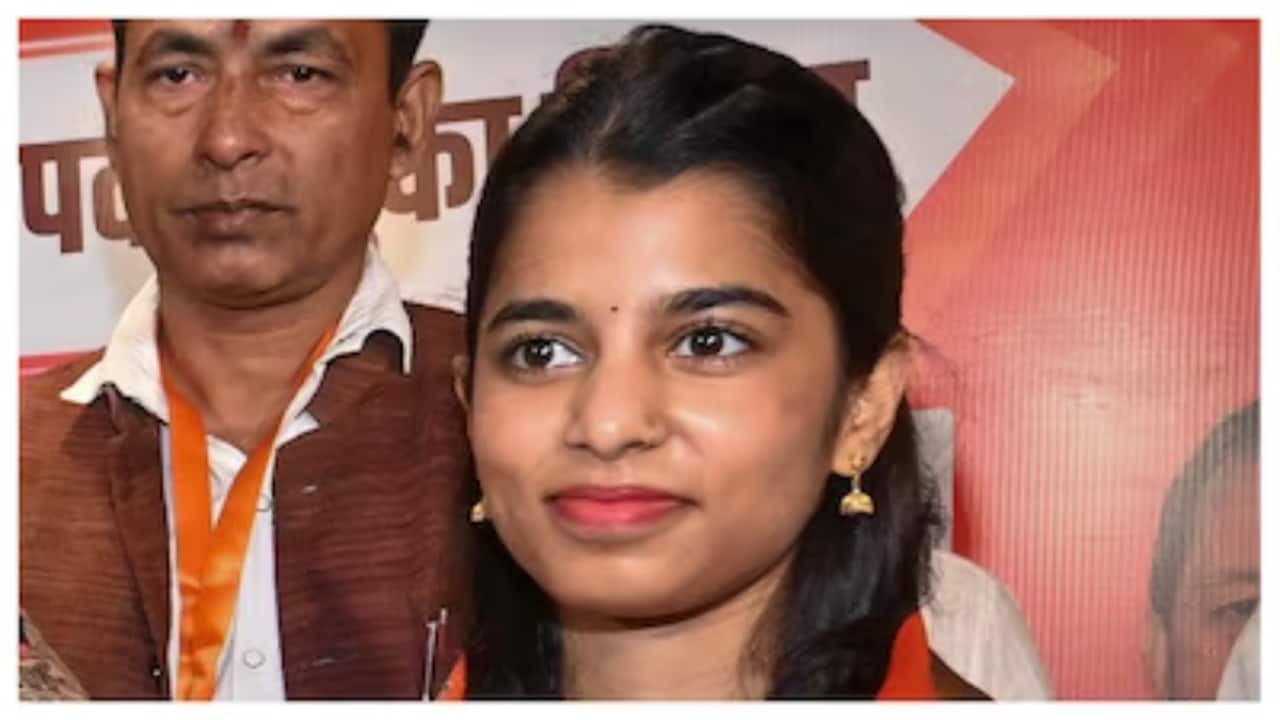 Maithili Thakur says blessings from Alinagar people &quot;inspire&quot; her after filing nomination
