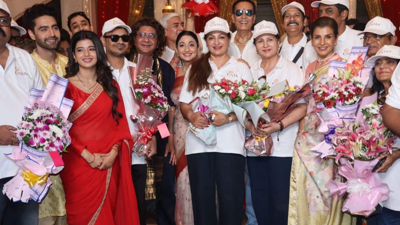 Laughter and love Lights, laughter, and blessings filled the Anupamaa set during the Diwali havan. A beautiful moment of gratitude, togetherness, and festive joy.