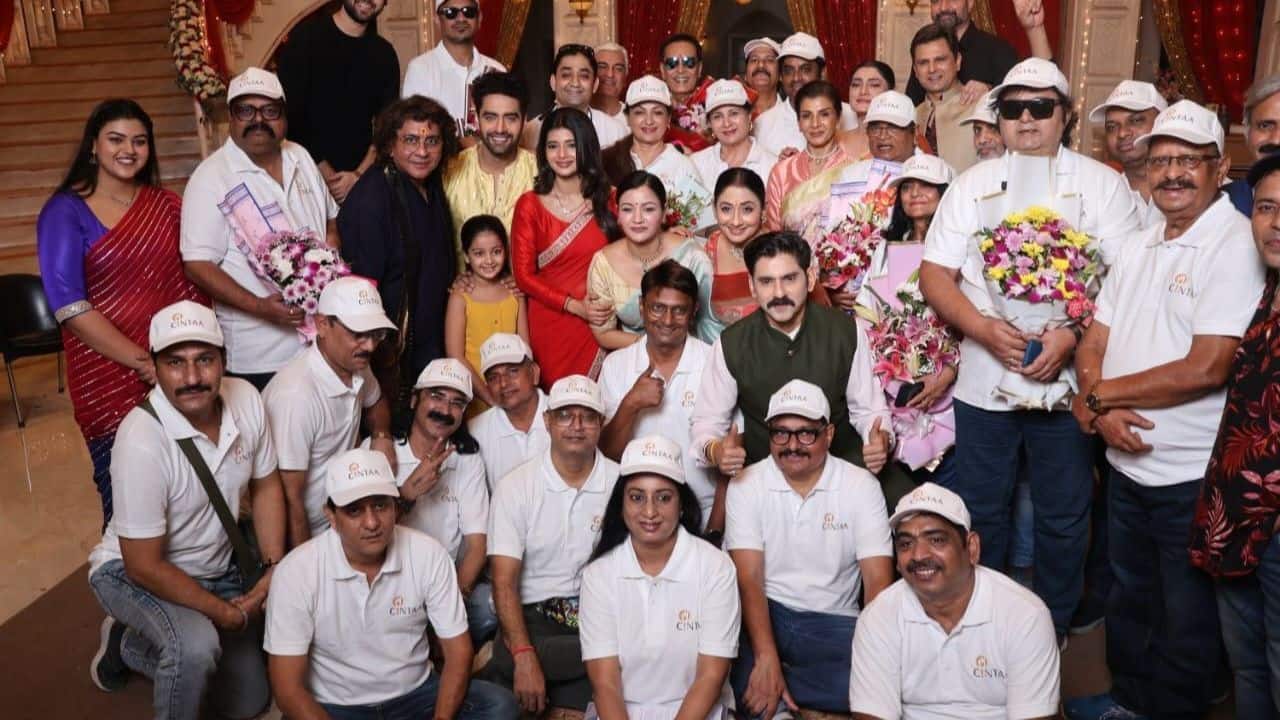 Family like vibe A real testament to the family-like atmosphere fostered by the production company, the upbeat and joyful atmosphere reflected the great feeling of solidarity and respect that the Yeh Rishta Kya Kehlata Hai and Anupama teams share.