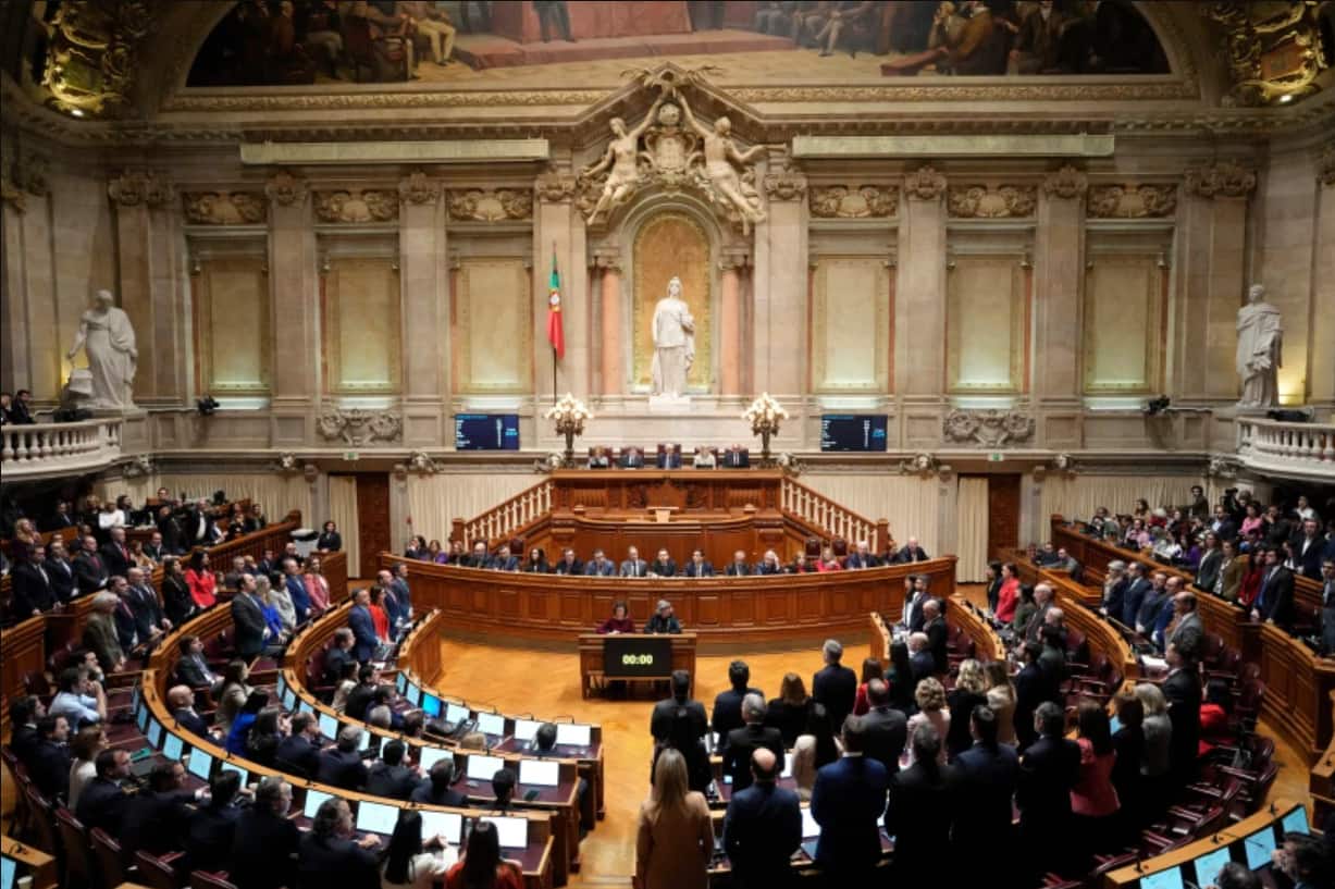 Portugal bans Burqas and Niqabs in public: Fines up to €4,000 for offenders