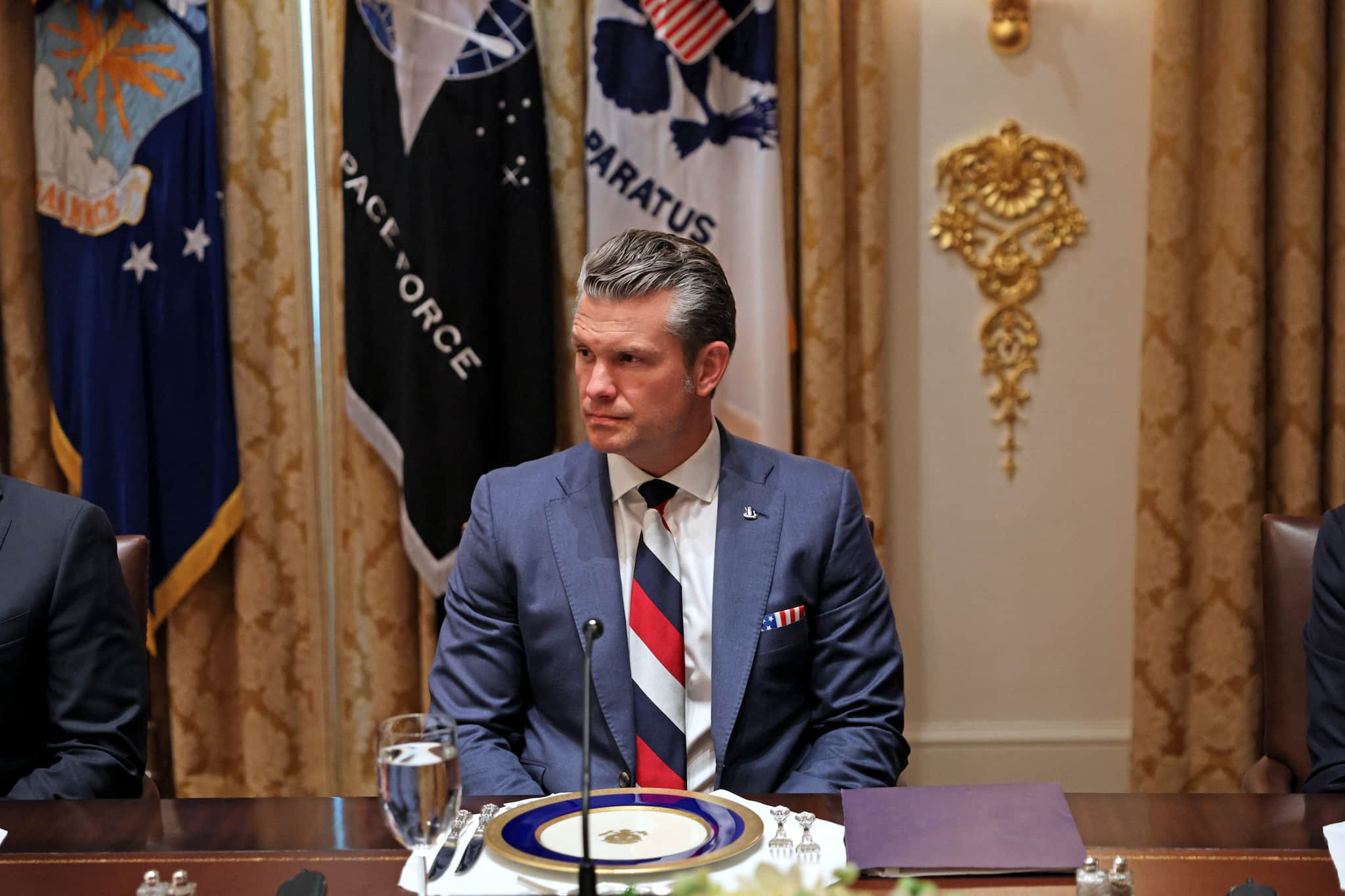 Was Pete Hegseth wearing a Russian flag tie in Zelenskyy meeting? US VP JD Vance responds