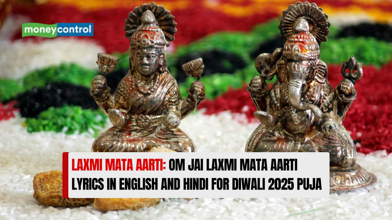 Laxmi Mata Aarti: Om Jai Laxmi Mata Aarti Lyrics in English and Hindi for Diwali 2025 Puja