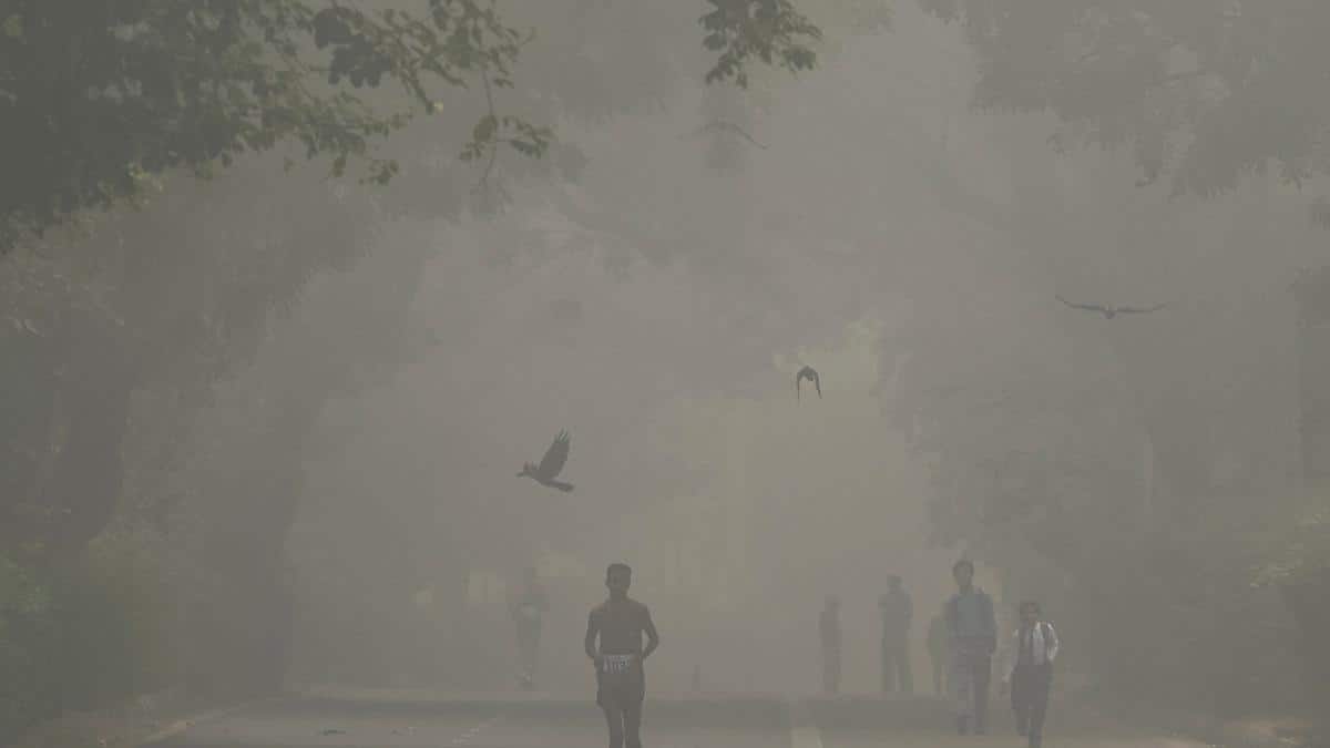 Diwali smog pushes Delhi, Kolkata AQI into ‘severe' zone, while southern metros breathe ‘good' air