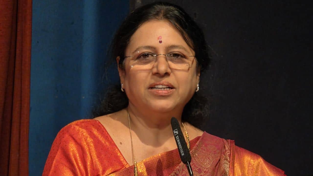 BJP MP Medha Kulkarni 'purifies' Pune's Shaniwarwada with cow urine after women offer namaz