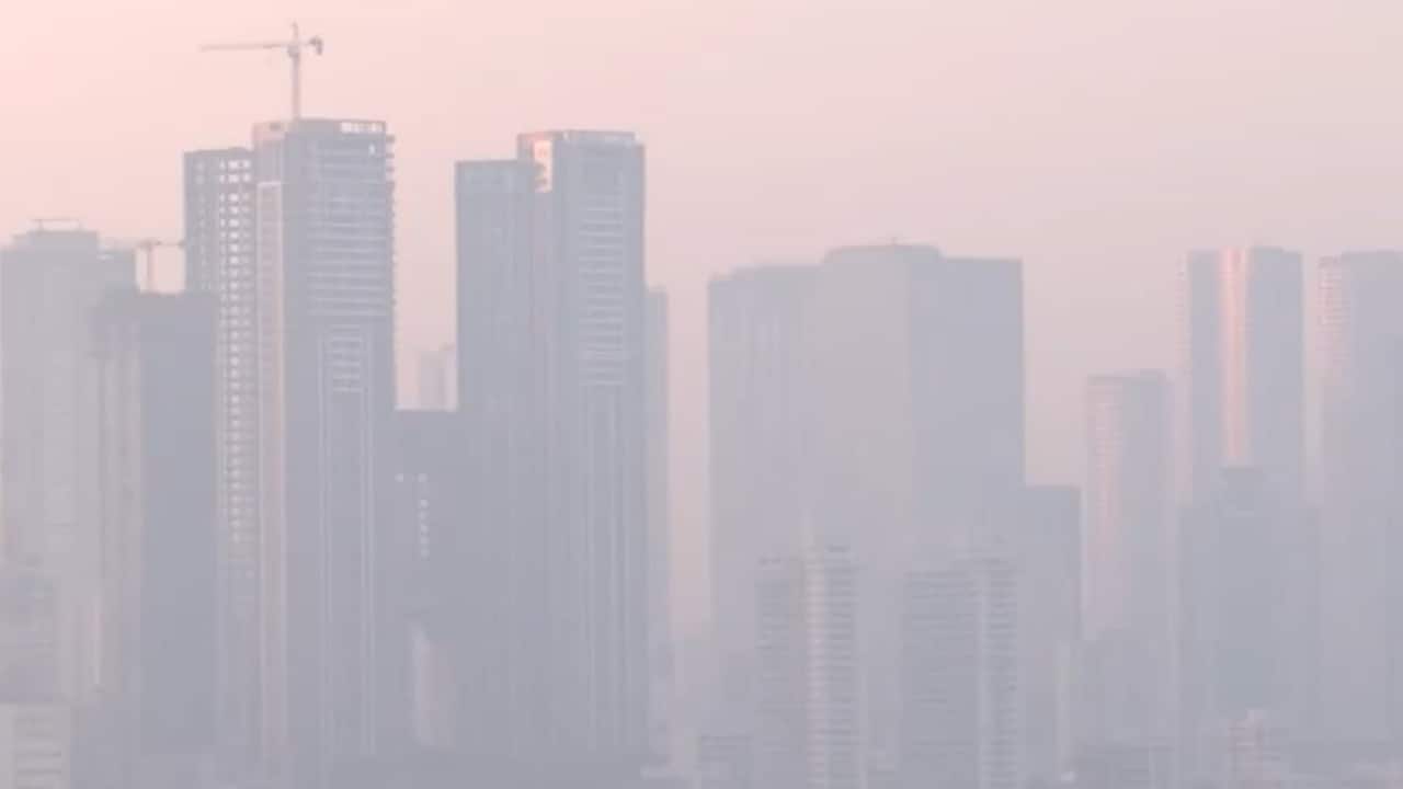 Thick smog engulfs Mumbai post-Diwali, AQI drops to 'poor' category