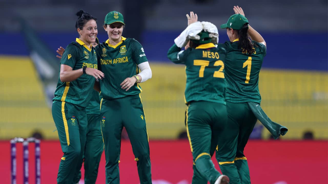 South Africa crush Pakistan by 150 runs; India, NZ to fight for one slot