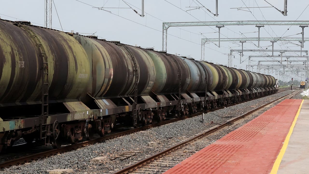 HPCL, BPCL, IOC, MPRL shares fall up to 3% on crude price surge