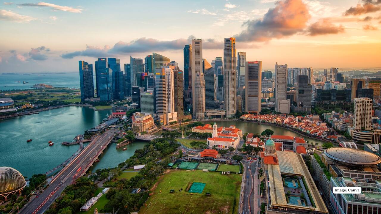 Singapore It is a clean and vibrant city that is perfect to have a quick escape. Gardens by the Bay and Sentosa Island are the places where Singapore incorporates both futuristic and family-oriented entertainment. (Image: Canva)