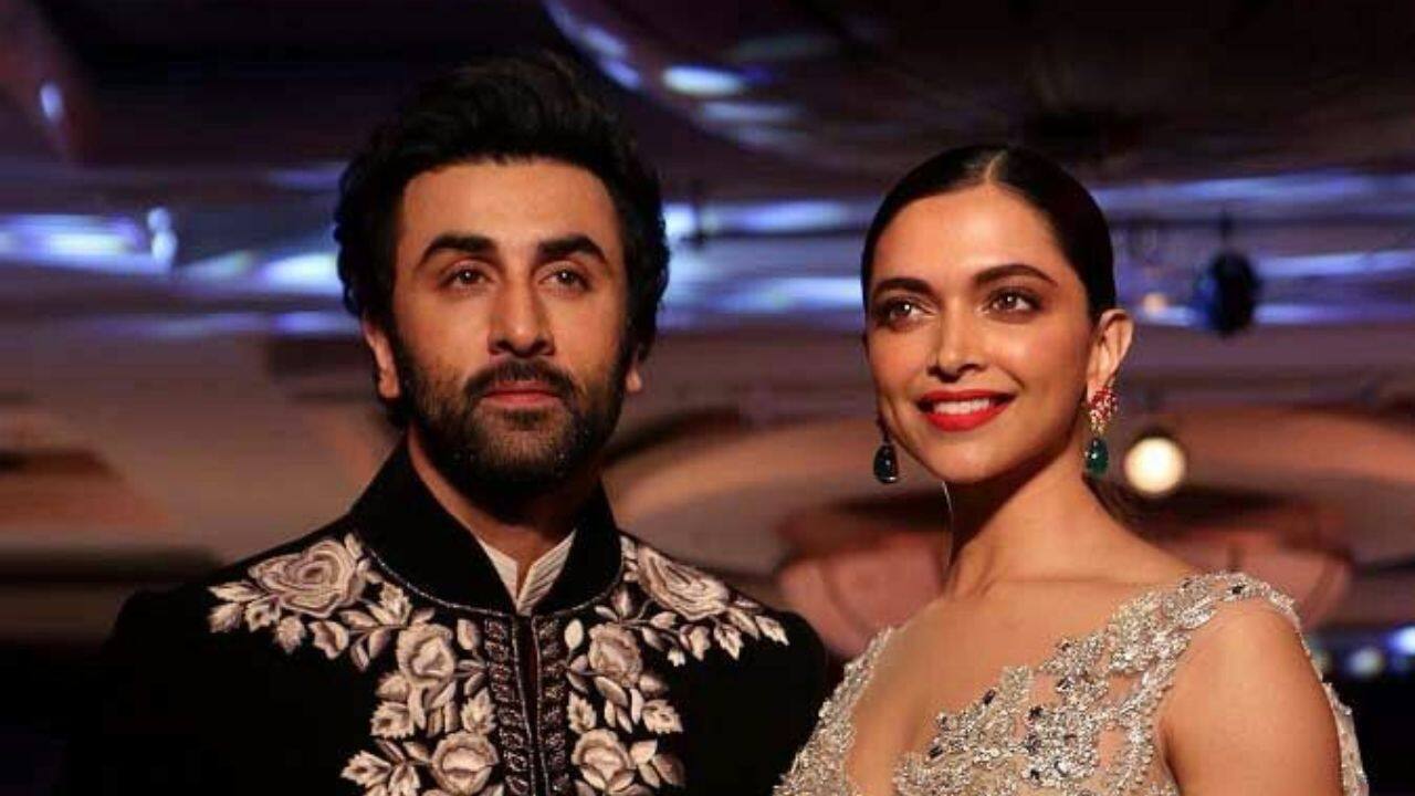 Ranbir Kapoor and Deepika Padukone Their young, intense relationship ended, leaving both heartbroken during the initial stages of their careers. They managed to forge a remarkable professional bond, continuing to deliver massive hits together and setting a gold standard for moving past personal history. Ranbir Kapoor and Deepika Padukone Their young, intense relationship ended, leaving both heartbroken during the initial stages of their careers. They managed to forge a remarkable professional bond, continuing to deliver massive hits together and setting a gold standard for moving past personal history.