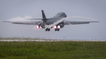 B-1 bombers heighten Venezuela tensions