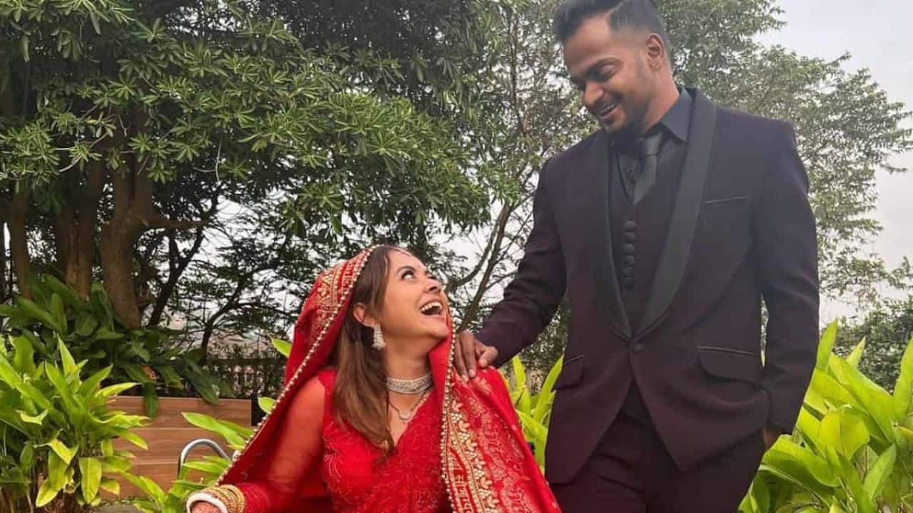 Devoleena Bhattacharjee and Shahnawaz Shaikh   The Bigg Boss contestant married her boyfriend and personal trainer, Shahnawaz Shaikh, in a private court ceremony in 2022. Photos of the couple at their haldi and mehendi functions went viral, shocking her fans.