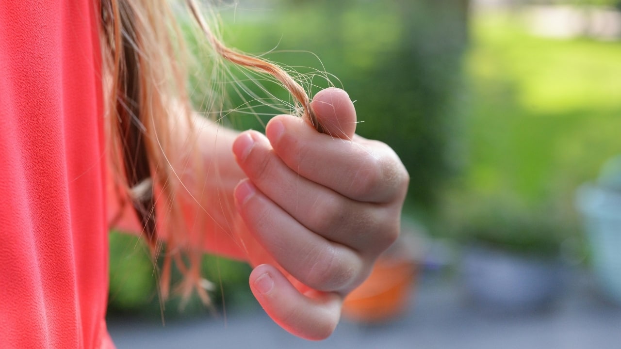 Causes of hair fall: Chronic stress and poor sleep can impact hair health, warn dermatologists Causes of hair fall: Chronic stress and poor sleep can impact hair health, warn dermatologists