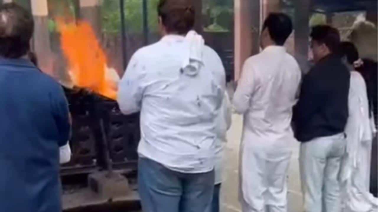 Deven Bhojani explains why they sang Sarabhai vs Sarabhai theme song at Satish Shah’s funeral: Felt as if Indu joined us