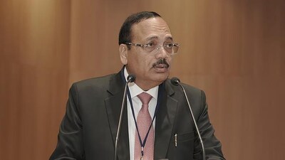 The CJI acknowledged the seriousness of the crisis and stressed that lasting solutions would require sustained, science-based interventions rather than temporary measures.