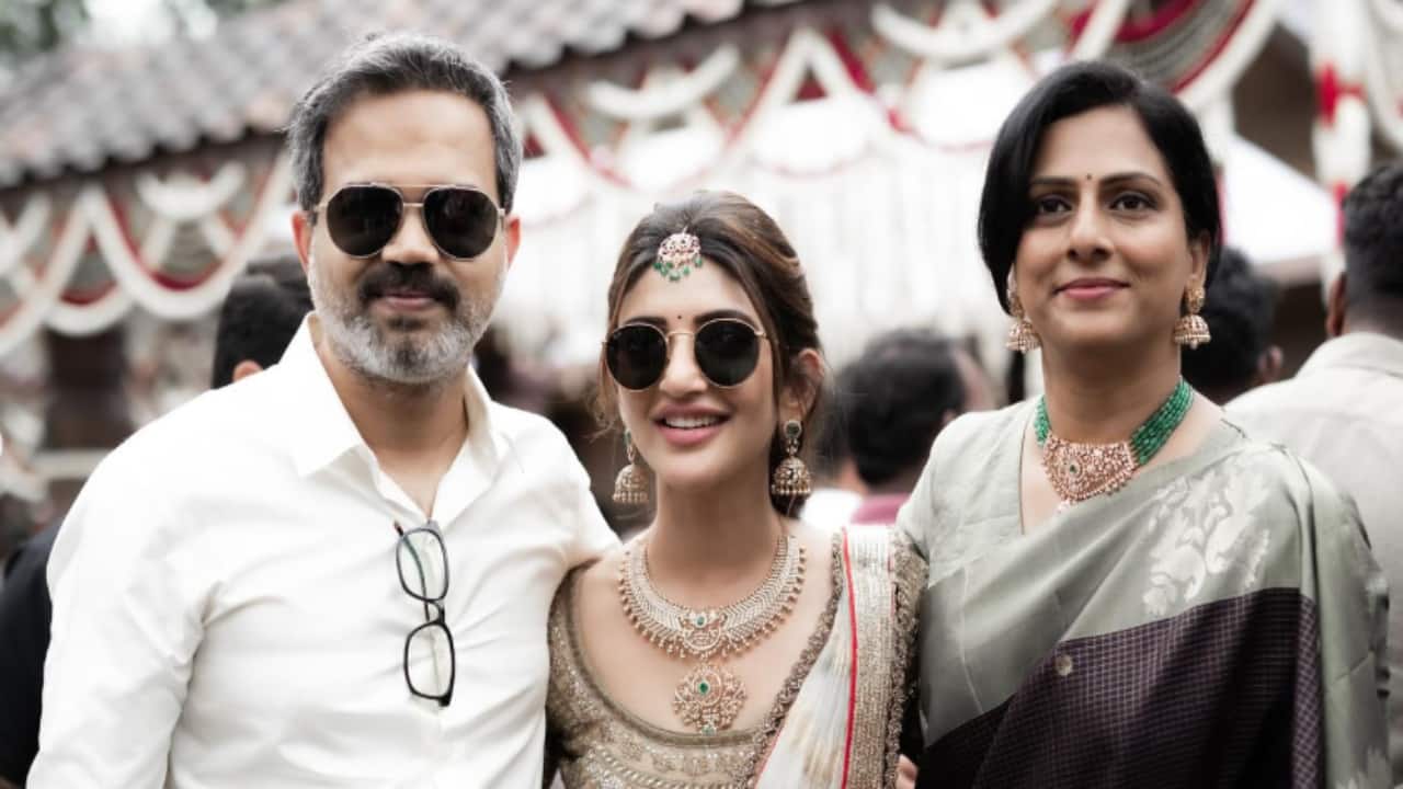 Sreeleela shares pictures from family wedding, clicks perfect frame with Prashanth Neel