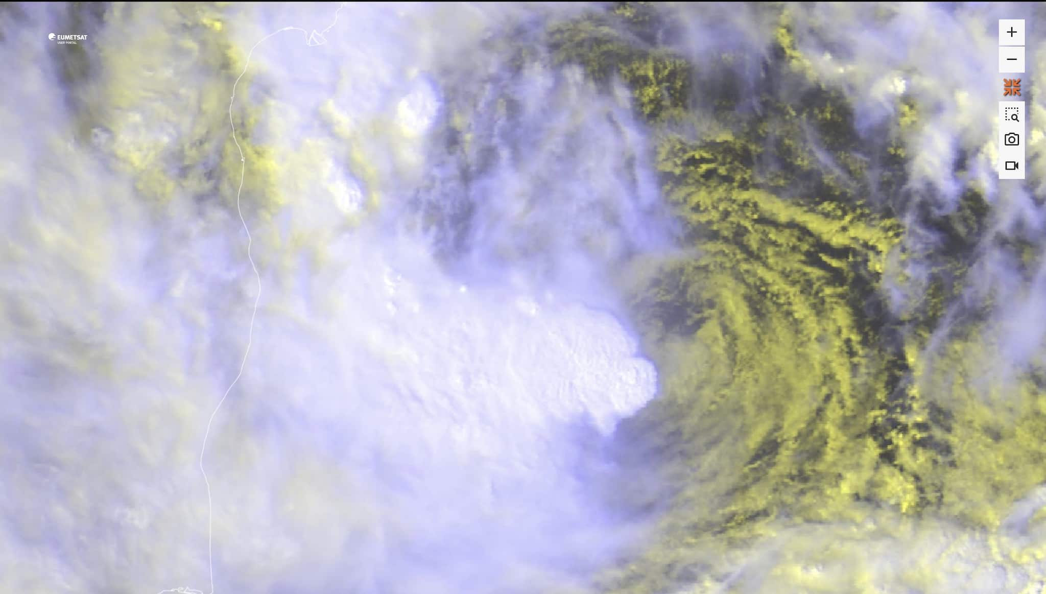 Cyclone Montha highlights: Storm weakens in Andhra, but heavy rain alert sounded for five states Cyclone Montha highlights: Storm weakens in Andhra, but heavy rain alert sounded for five states