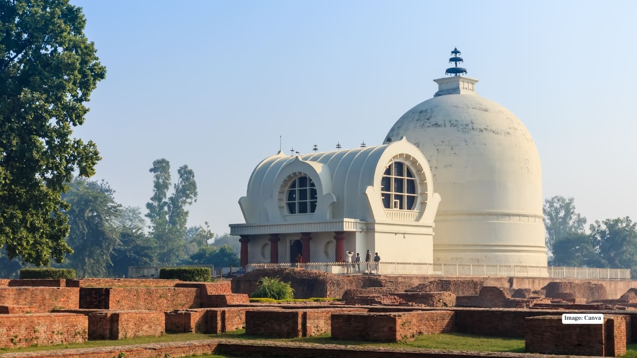 <strong>5. Kushinagar</strong><br />A revered Buddhist pilgrimage site, Kushinagar is where Lord Buddha attained Mahaparinirvana. The new airport will make it easier for global pilgrims and spiritual tourists to reach this tranquil town.